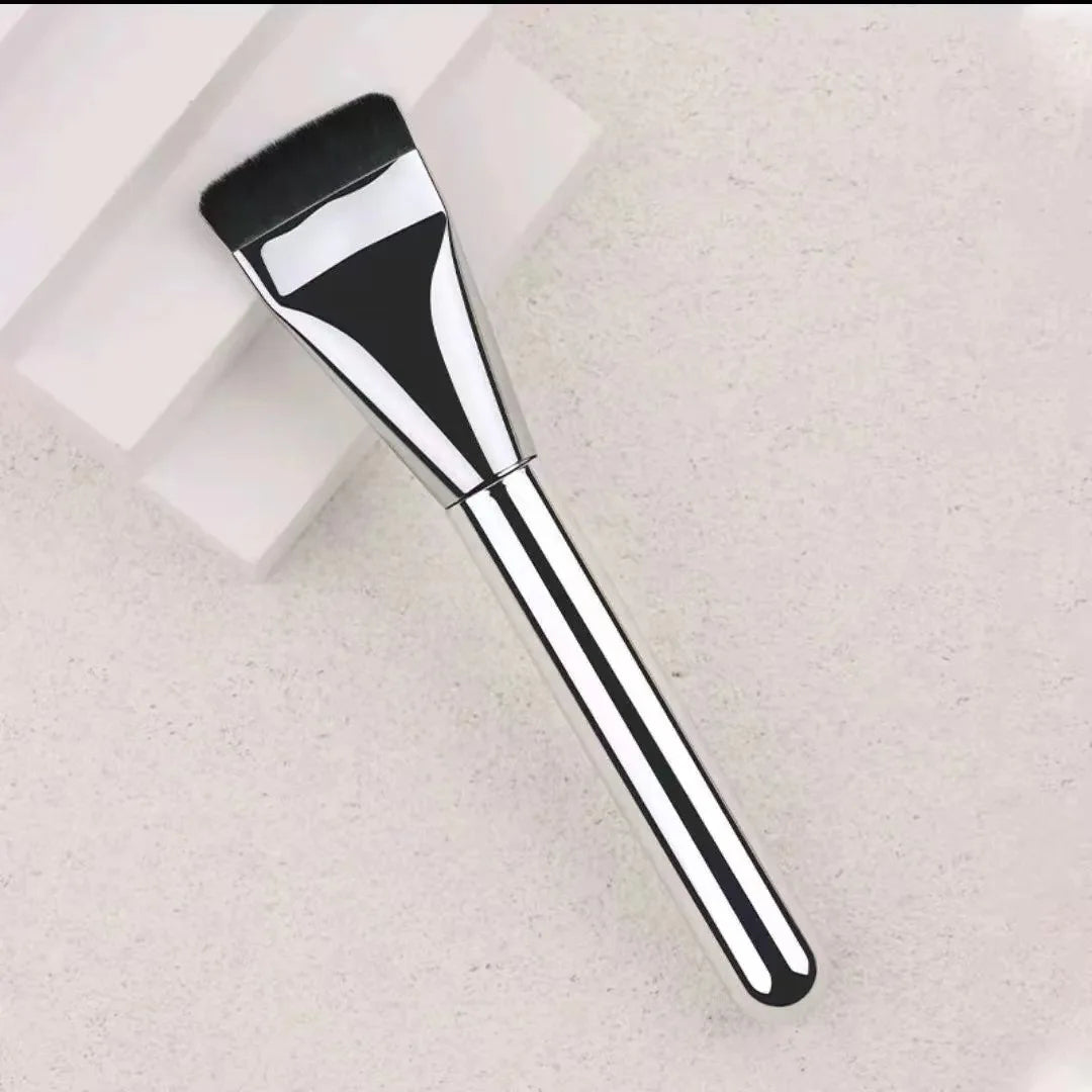 New Ultra-Thin Foundation & Concealer Brush