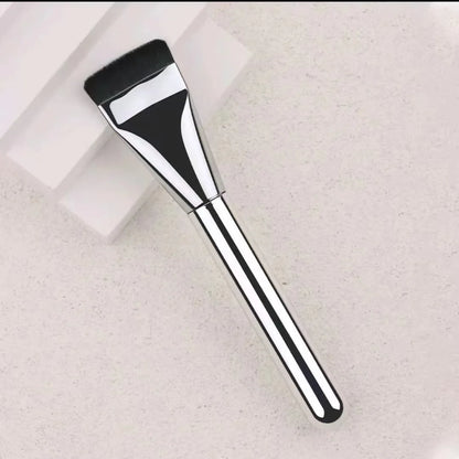 New Ultra-Thin Foundation & Concealer Brush