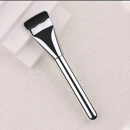 New Ultra-Thin Foundation & Concealer Brush